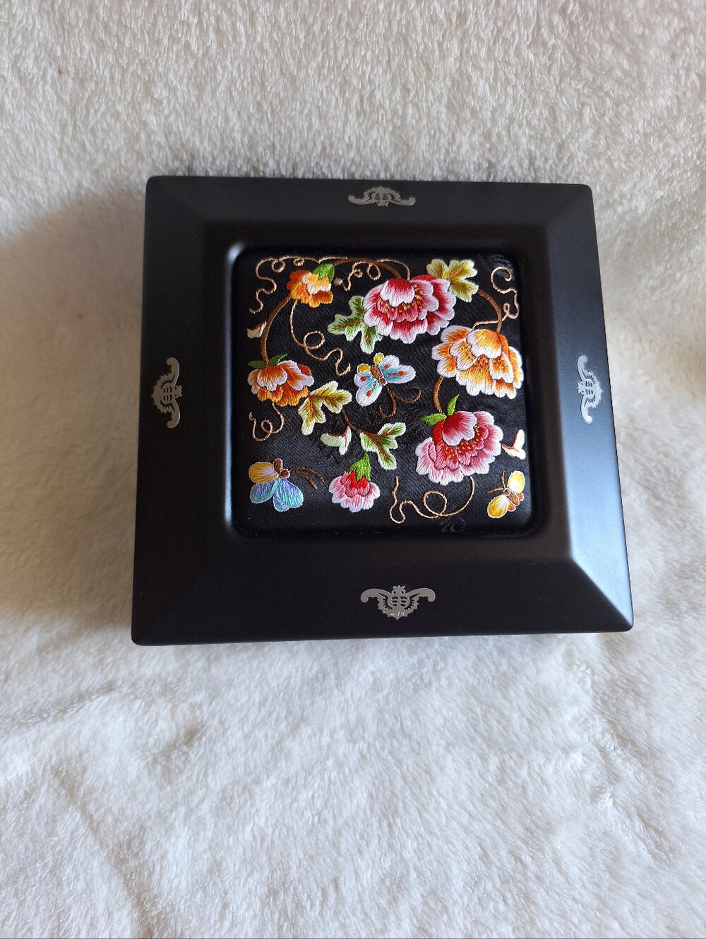 Vintage Korean Wooden Lacquer Jewelry Box Hand Silk Embroidered Peony Floral